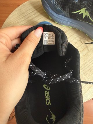 Asics trabuco max 3  Talla 42 Sin caja