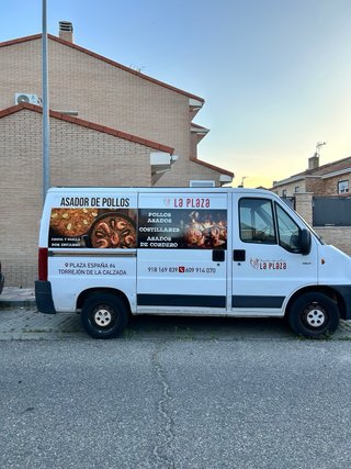 Pegatinas, rótulos, vinilos, leds, lonas, camisas.