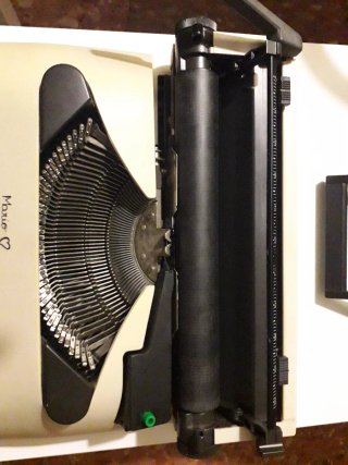 Máquina de escribir Olivetti Lettera 10
