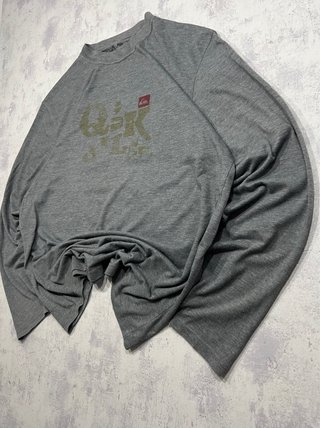 Camiseta Quiksilver gris manga larga