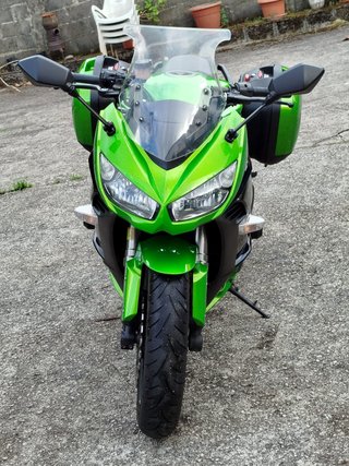 Moto Kawasaki Z1000 SX Negra y Verde