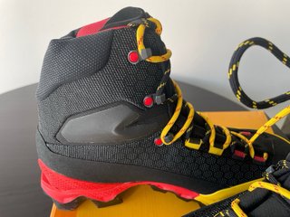 Botas Montaña La Sportiva Aequilibrium ST GTX 43