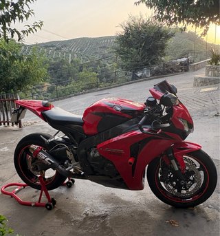 Honda CBR 1000RR Fireblade 2008