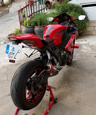 Honda CBR 1000RR Fireblade 2008