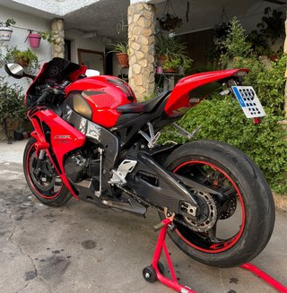 Honda CBR 1000RR Fireblade 2008