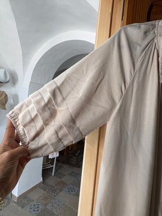 Vestido beige de mujer