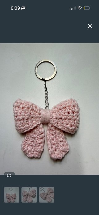 Llavero de crochet rosa