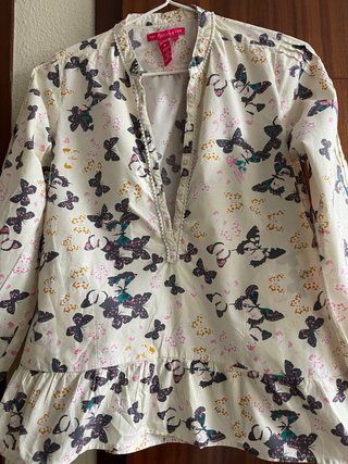 Camisa Mariposas Talla M.