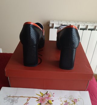 Mocasines plataforma negros y naranjas 37 de 110€