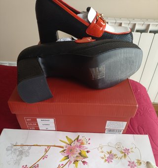 Mocasines plataforma negros y naranjas 37 de 110€