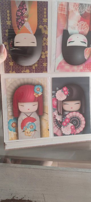 Collezione di photocards di bambole Kimidoll giapponesi
