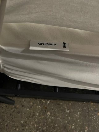Cama individual con colchón y ropa de cama+2 manta