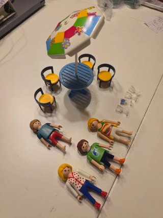 Conjunto Terraza Playmobil con figuras y accesorio