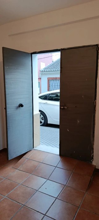 Puerta de cochera pequeña