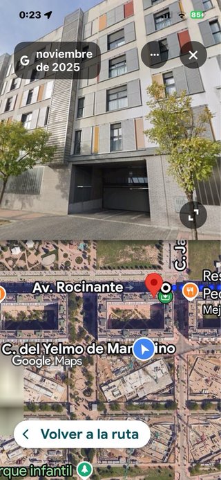 Plaza de garaje cómoda y sin ningún coche al lado