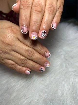 Busco empleo de manicurista y pedicura