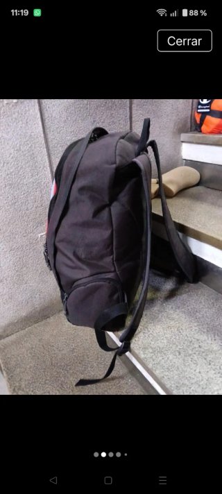Mochila Adidas Negra y Roja