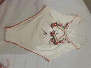 Bañador Zara bordado flores Talla XL NUEVO