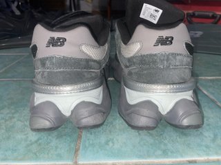 New Balance 9060 Scarpe Uomo Nero Grigio