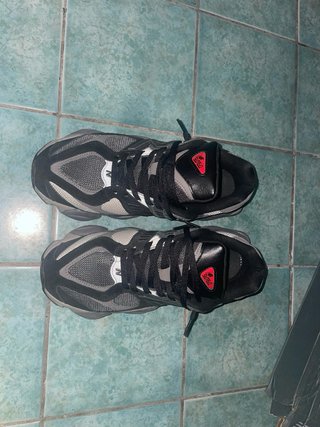 New Balance 9060 Scarpe Uomo Nero Grigio