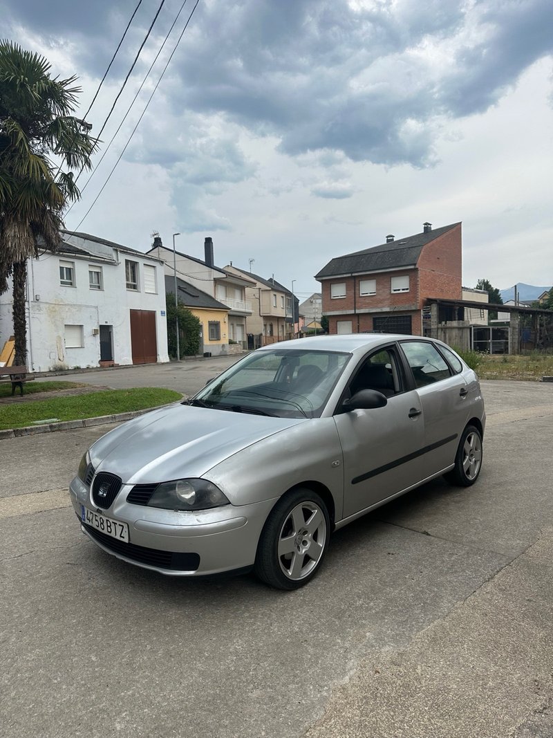 SEAT Ibiza 2003 - foto 1