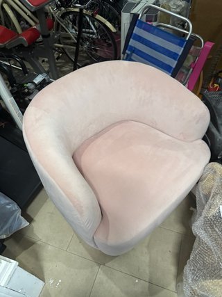 Poltrona girevole KODU Maison du Monde rosa