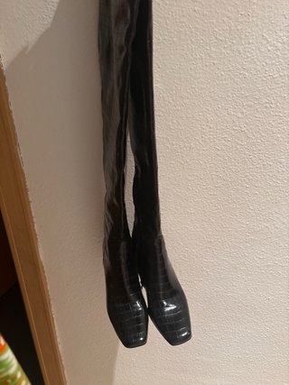 Botas altas negras efecto piel cocodrilo