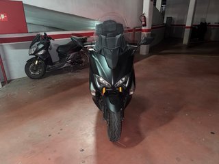 Yamaha TMAX DX 530 Negro