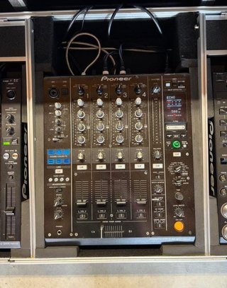 Pioneer CDJ-2000 Nexus e DJM-900 Nexus