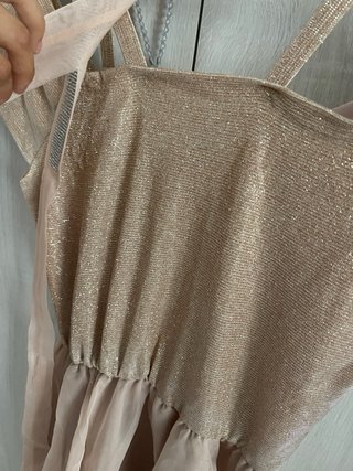 Vestido dorado y rosa brillante