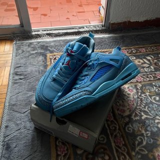 Zapatillas Jordan Spitznik Azules y Rojas
