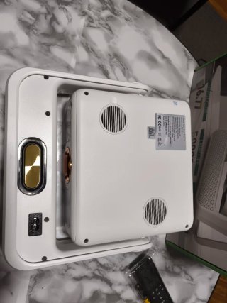 Proyector Táctil inteligente marca XBJ 4k android