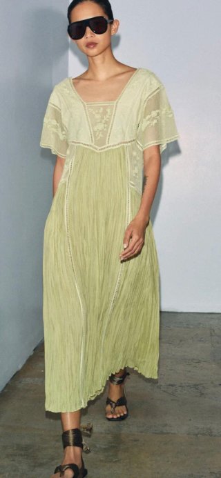 Vestido Zara encaje y plisado Talla S