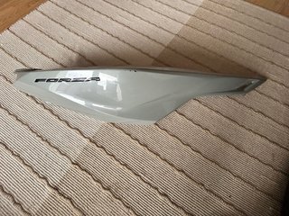 Tapa Lateral Forza 350 2022 Derecha/Izquierda NHC6