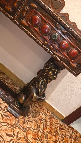 Mueble Castellano Madera Tallada con espejo