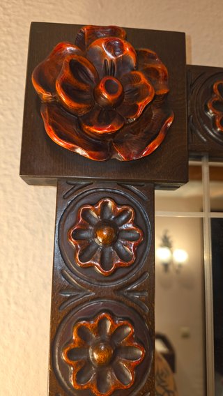 Mueble Castellano Madera Tallada con espejo