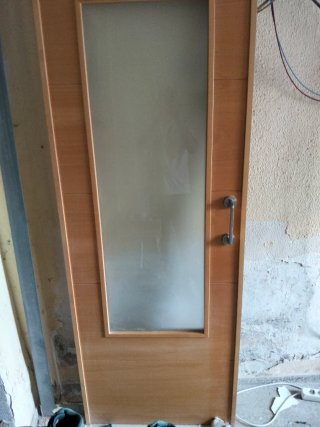 Puerta corredera madera con cristal