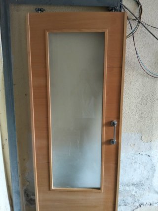 Puerta corredera madera con cristal