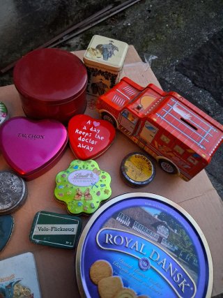 Tante scatoline in latta vintage tutte euro 20