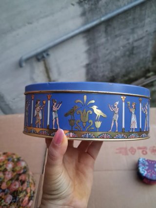 2 scatole in latta decorative 5 euro cadauna