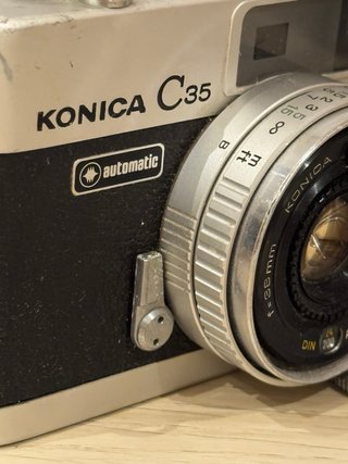 Cámara Konica C35 Automatic Plata/Negra