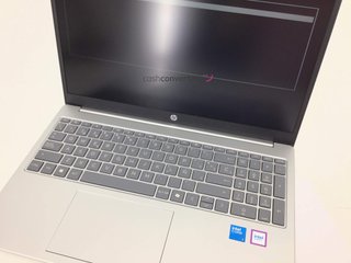 pc portatil hp 15-fd0404ns