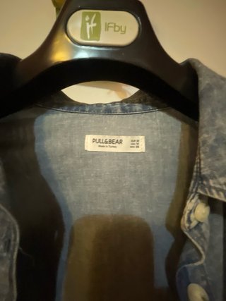 Camisa vaquera Pull&Bear con volantes