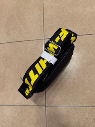 Borsa Off-White Nera con Tracolla Gialla