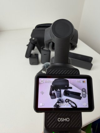 DJI Osmo Pocket 3 Creator Combo pari al nuovo con
