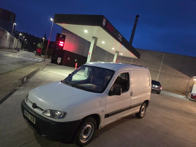 Peugeot Partner 2002 - foto 1