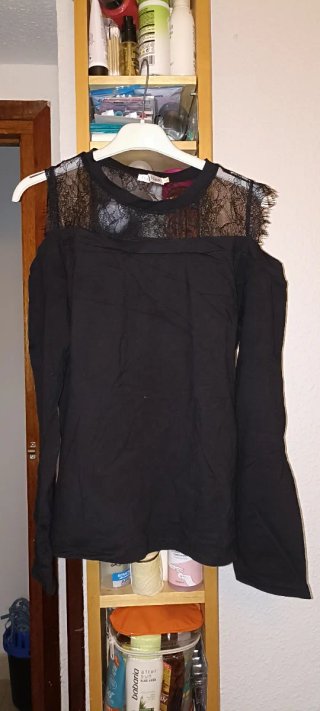 Camiseta negra encaje manga larga