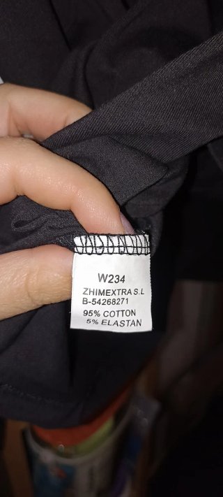 Camiseta negra encaje manga larga