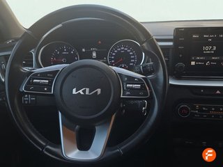 Kia Ceed 1.6 MHEV iMT 100kW (136CV) Concept