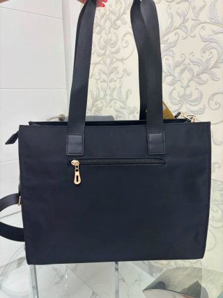 Bolso grande entra ordenador